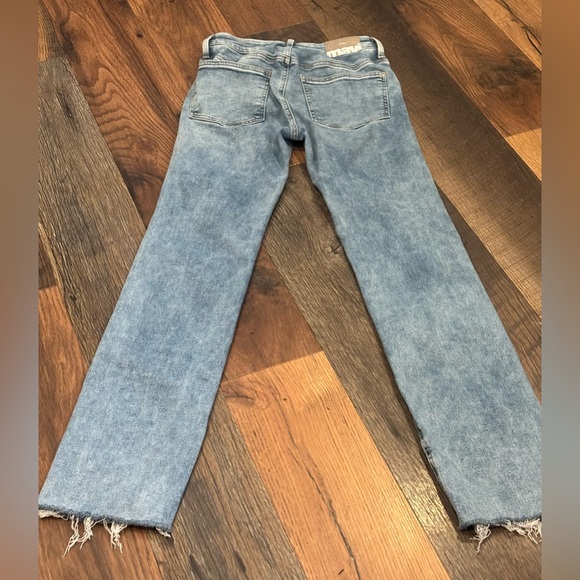Mavi Maria Hem Slit High Rise
Flare Jean size 26 × 32. Great condition! - Picture 8 of 16